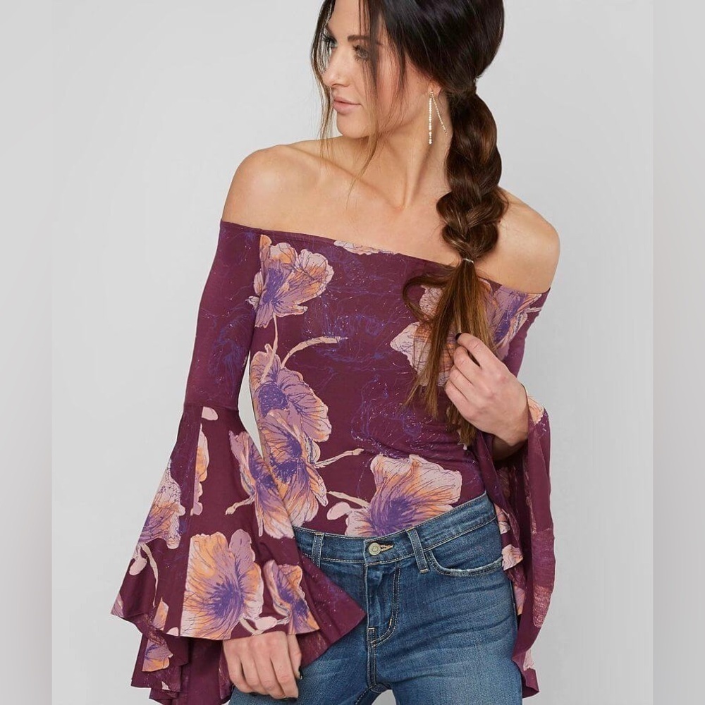 Free People We The Free Birds of Paradise Floral Flare Sleeve Top Sz M Mulberry - Picture 4 of 14